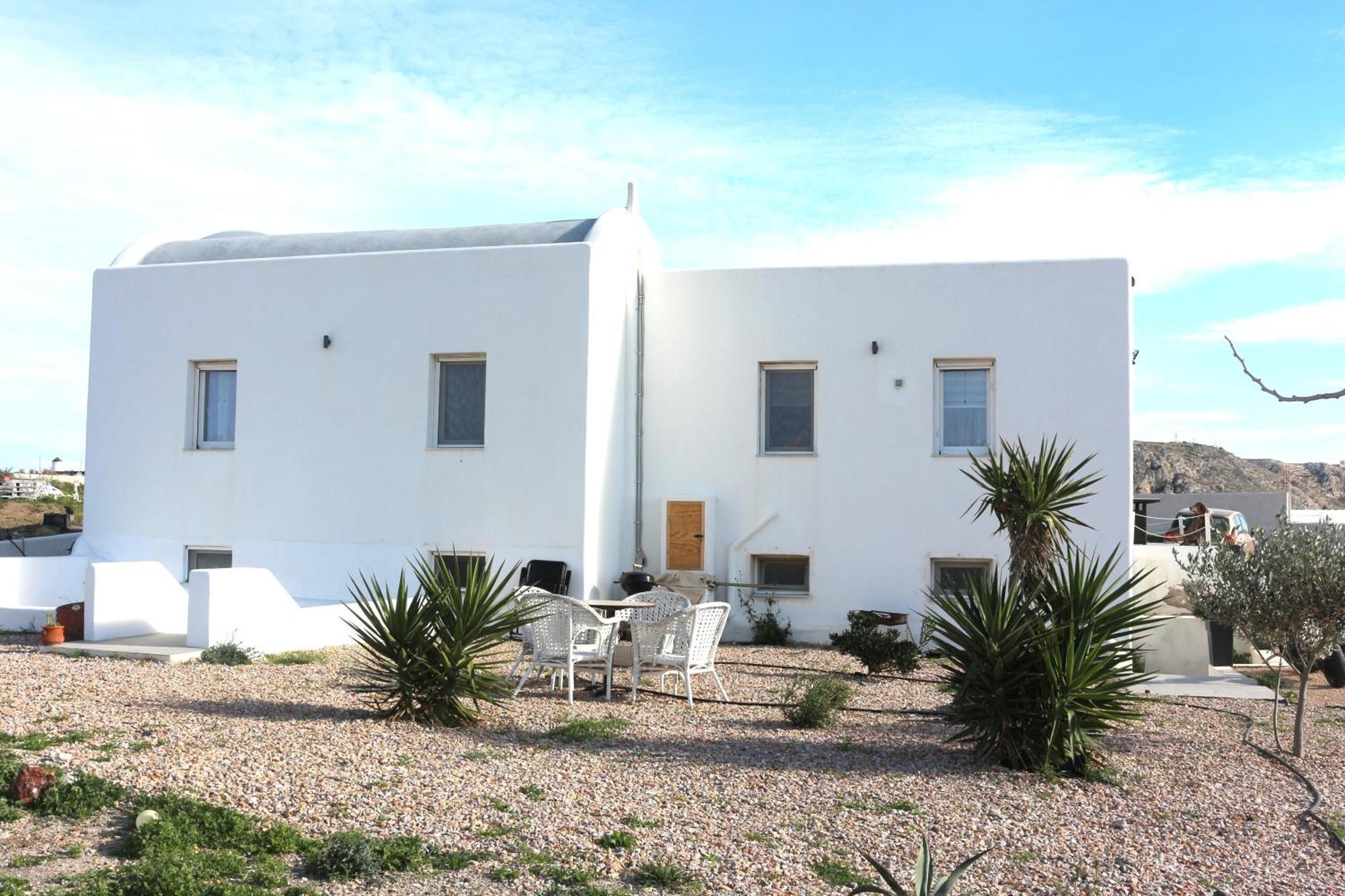 Ab Green Living Santorini Emporio  Екстериор снимка